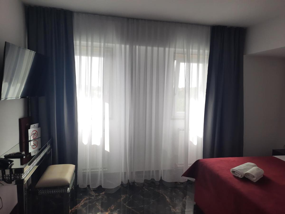 Hotel Prunk Sezana Exterior photo