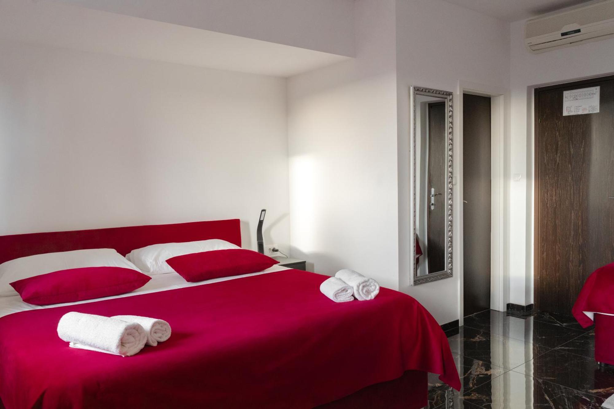 Hotel Prunk Sezana Exterior photo